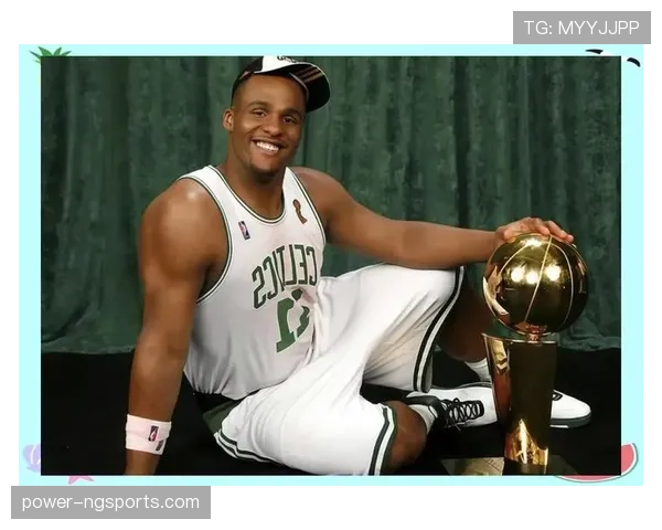 戴维斯冰箱里居然没辣条？这生活简直和NBA判若两人！